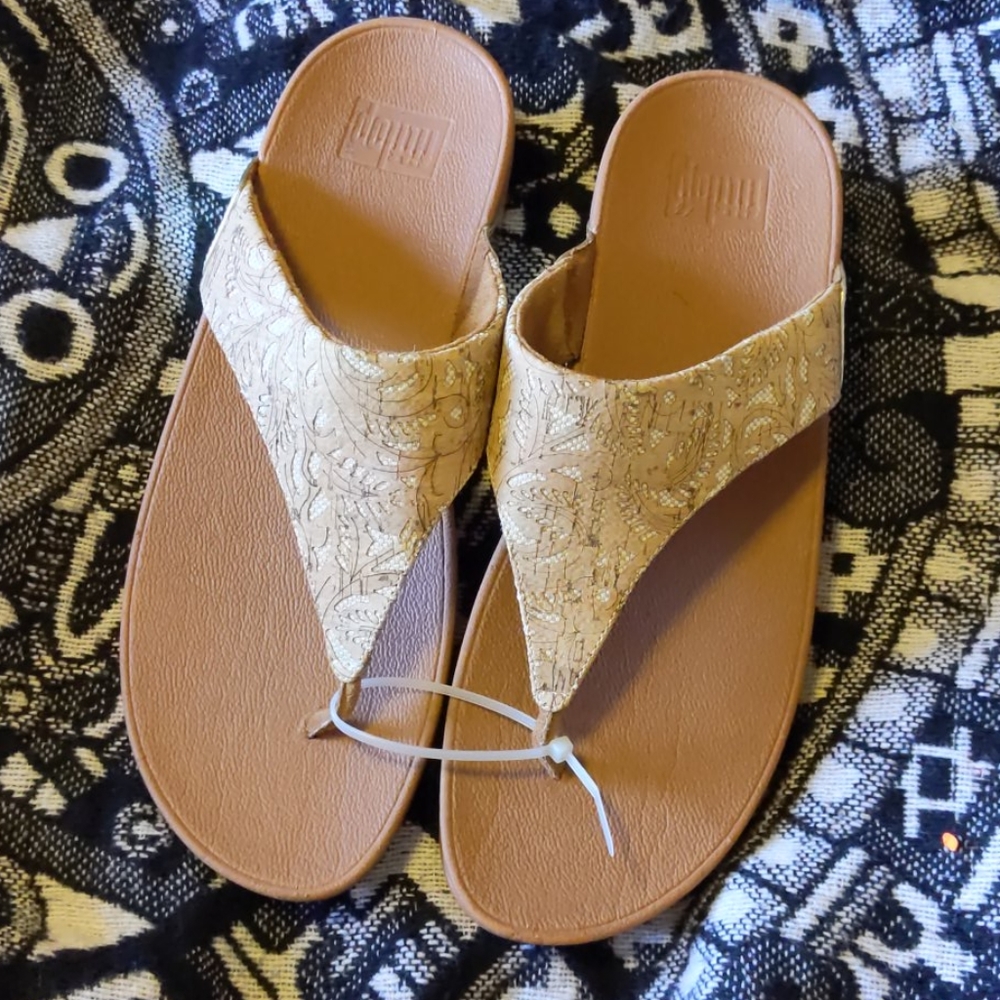 🌞 🤎Fitflops